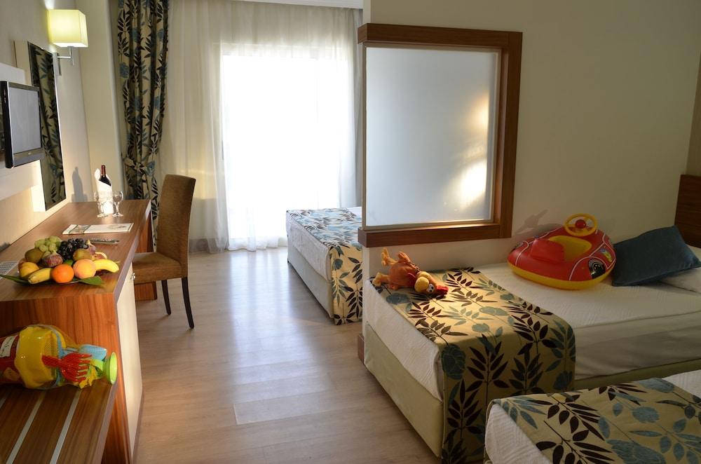 Greenwood Kemer Resort Exterior photo